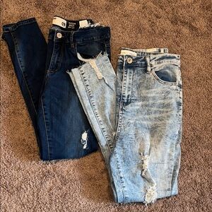 Almost Famous & Garage distressed stretching jeans size 9 bundle